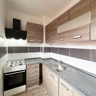 Pronájem bytu 2+1 57 m² Klášterec nad Ohří, Václava Řezáče