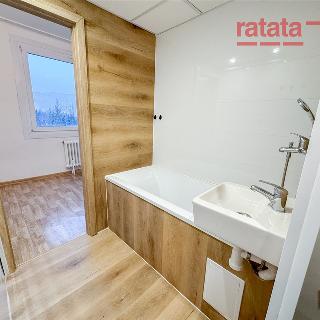 Pronájem bytu 2+1 63 m² Klášterec nad Ohří, Královéhradecká