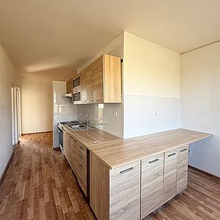 Pronájem bytu 2+1 60 m&sup2; Klášterec nad Ohří