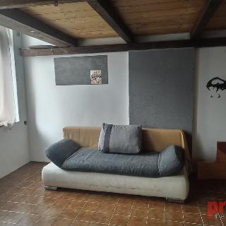 Pronájem bytu 1+kk a garsoniéry 39 m² Pchery, Maršála Rybalka