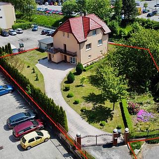 Pronájem obchodu 182 m&sup2; Pelhřimov