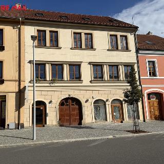 Pronájem bytu 1+kk a garsoniéry 37 m² Třebíč, Karlovo nám.