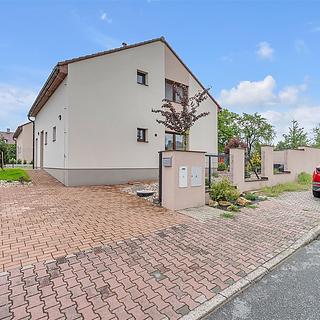 Pronájem rodinného domu 138 m² Ostřešany