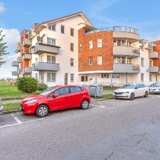 Pronájem bytu 2+1 50 m² Černožice, Revoluční