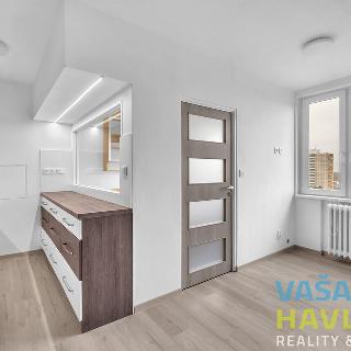 Pronájem bytu 2+kk 36 m² Hradec Králové, Veverkova