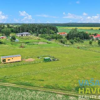 Prodej stavební parcely 1774 m² Tetov