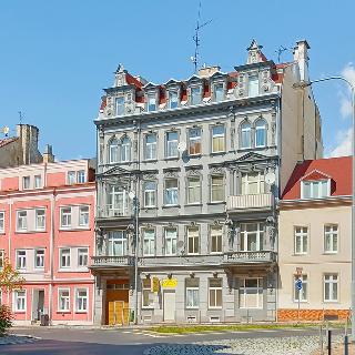 Prodej bytu 3+kk 94 m² Karlovy Vary, Nákladní