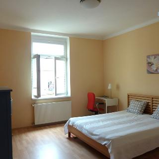 Pronájem bytu 2+kk 48 m² Praha, Bulharská