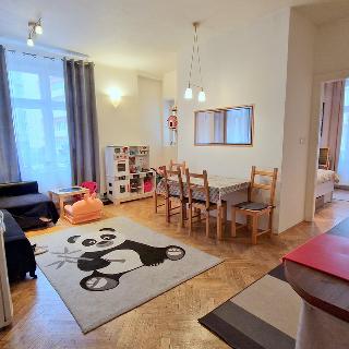 Pronájem bytu 2+kk 54 m² Praha, Bulharská