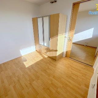 Pronájem bytu 2+kk 41 m² Praha, Přeštická