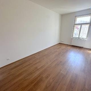 Pronájem bytu 1+kk a garsoniéry 31 m² Praha, Nuselská