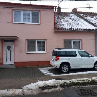 Prodej rodinného domu 221 m² Hrušky, 