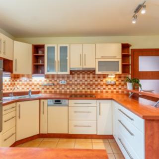 Prodej rodinného domu 290 m² Komořany