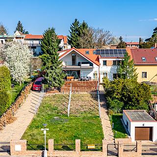 Pronájem vily 393 m&sup2; Roztoky