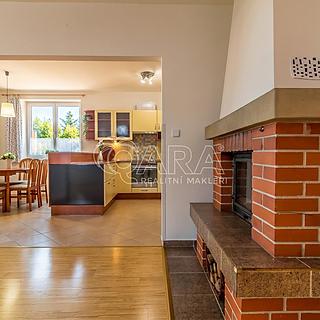 Prodej bytu 3+kk 135 m&sup2; Dolní Břežany