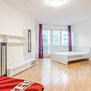 Prodej bytu 1+1 51 m² Praha, Slévačská