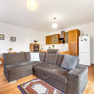 Pronájem bytu 3+kk 82 m² Holubice