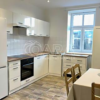 Pronájem bytu 2+1 62 m&sup2; Krnov