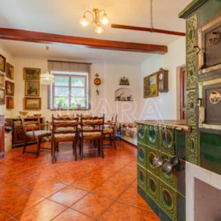 Prodej rodinného domu 388 m² Paračov