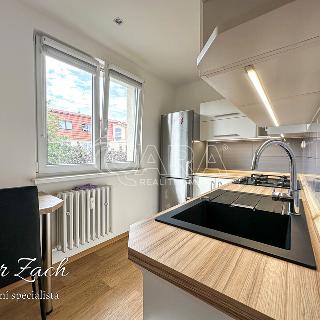 Pronájem bytu 2+1 58 m² Hranice, Obránců míru