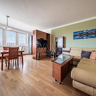 Pronájem bytu 4+1 117 m&sup2; Praha