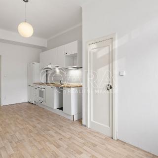 Pronájem bytu 2+kk 47 m² Praha, Kmochova