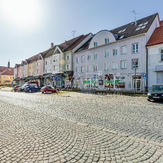 Pronájem bytu 1+kk a garsoniéry 49 m² Protivín, Masarykovo nám.