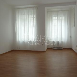 Prodej bytu 1+kk a garsoniéry 23 m² Praha, Strančická