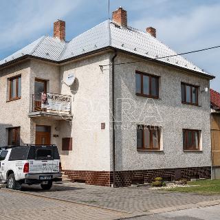 Prodej rodinného domu 415 m² Velká nad Veličkou, 