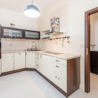 Pronájem bytu 2+kk 62 m² Praha, Bubenská