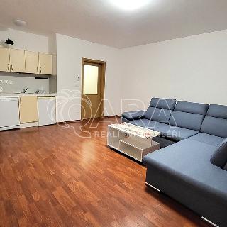 Pronájem bytu 1+kk, garsoniery 38 m² Benešov