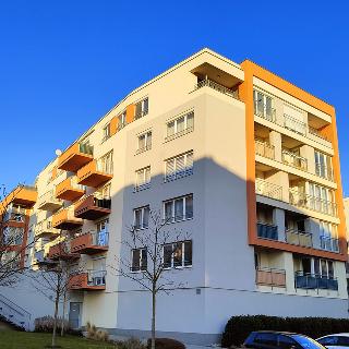 Pronájem bytu 1+kk a garsoniéry 34 m² Praha, Toufarova