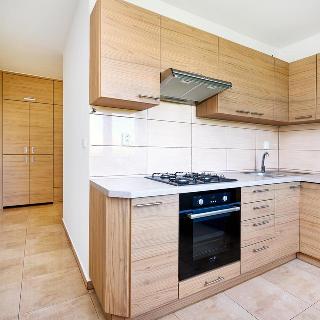 Pronájem bytu 2+1 55 m² Praha, Oravská