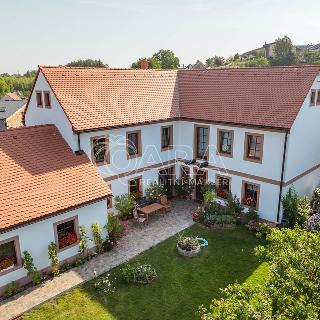 Prodej činžovního domu 413 m² Stehelčeves, V. Moravce