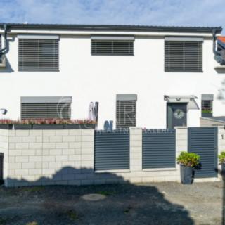 Prodej rodinného domu 94 m² Rostoklaty