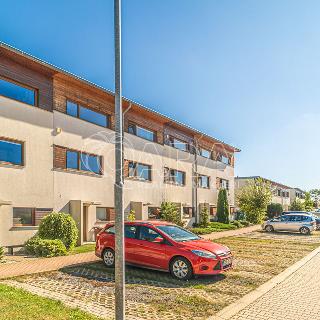 Pronájem rodinného domu 140 m² Buštěhrad, Ořešín