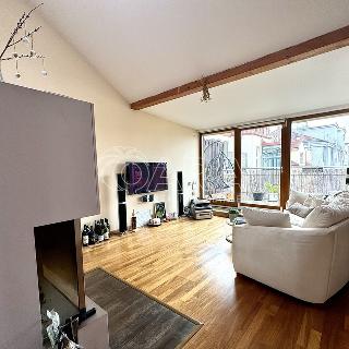 Pronájem bytu 3+kk 97 m² Praha, Velehradská