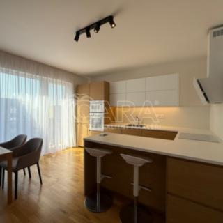 Pronájem bytu 3+kk 91 m² Praha