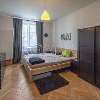 Prodej bytu 3+1 89 m² Praha, Lounských