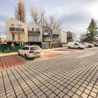 Prodej bytu 3+kk 61 m² Neratovice, Byškovická