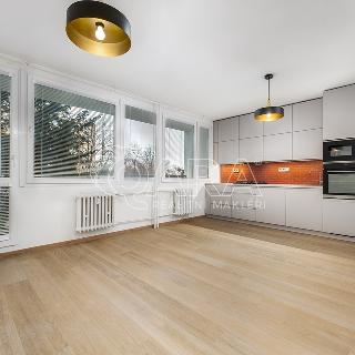 Pronájem bytu 3+kk 61 m² Praha, Veltruská