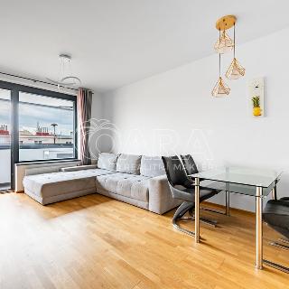 Pronájem bytu 2+kk 61 m² Praha