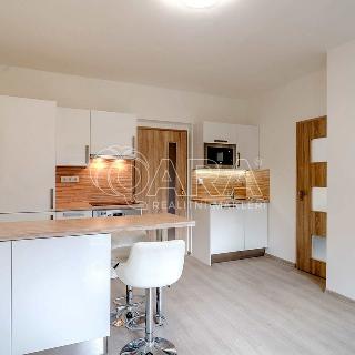 Prodej bytu 2+kk 37 m² Praha, Velebného