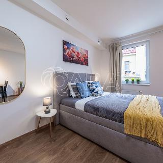 Prodej bytu 1+kk a garsoniéry 34 m² Praha, Kbelská