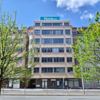 Pronájem kanceláře 240 m² Praha