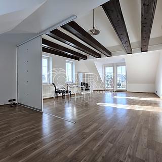 Pronájem kanceláře 101 m&sup2; Praha