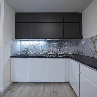 Prodej bytu 3+kk 61 m² Praha, Českolipská