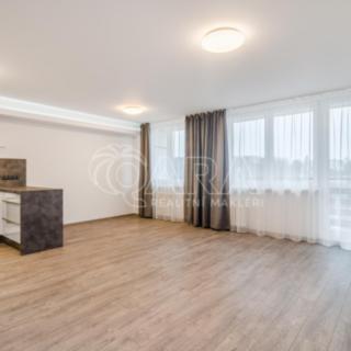 Pronájem bytu 4+kk 86 m² Praha