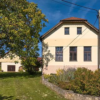 Prodej rodinného domu 451 m&sup2; Postupice