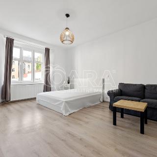 Prodej bytu 1+1 34 m² Praha, Přístavní